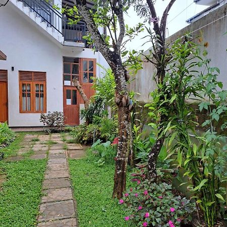 B & B Charm Dickwella Zewnętrze zdjęcie
